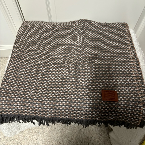 NWT Coach 100% Wool Blanket Scarf - Picture 5 of 5